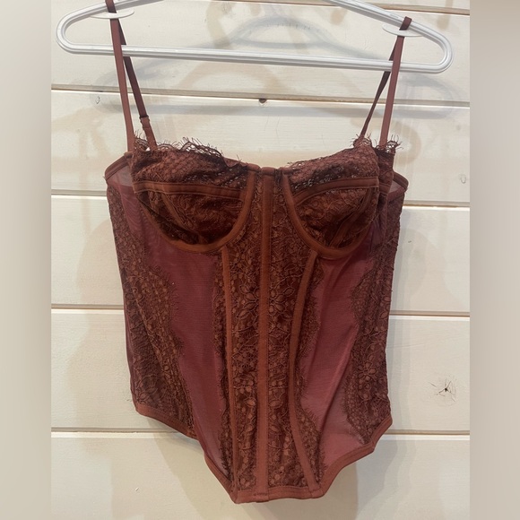 Viral urban outfitters top Large like new - Picture 1 of 1